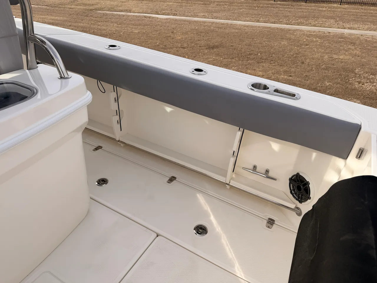 2026 Boston Whaler 250 Outrage 25.0 feet, Clearwater, Florida #11