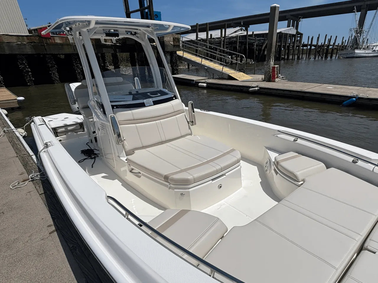2025 Boston Whaler 250 Dauntless 25.0 feet, Clearwater, Florida #10