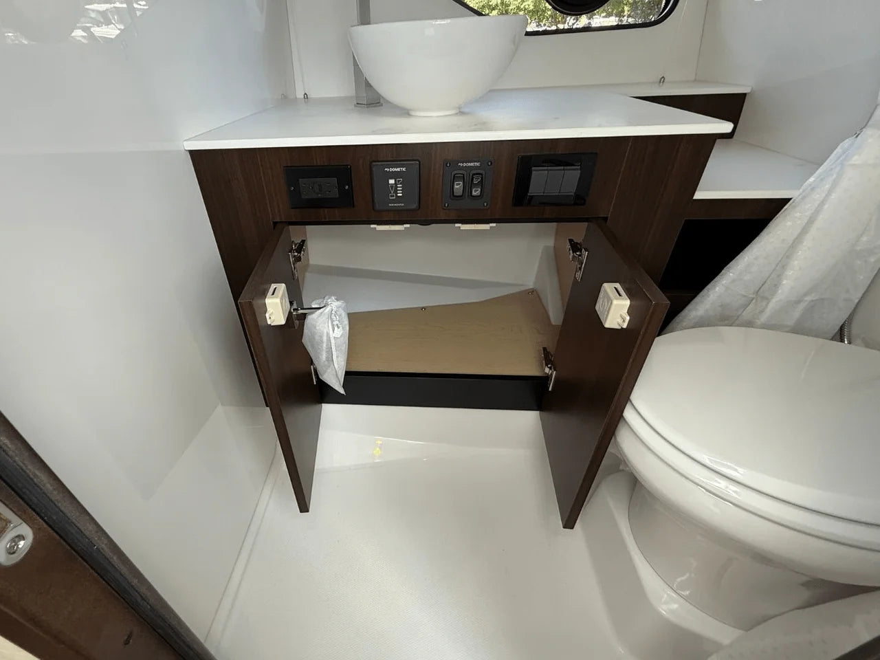 2026 Cruisers Yachts 38 GLS 37.0 feet, Clearwater, Florida #52