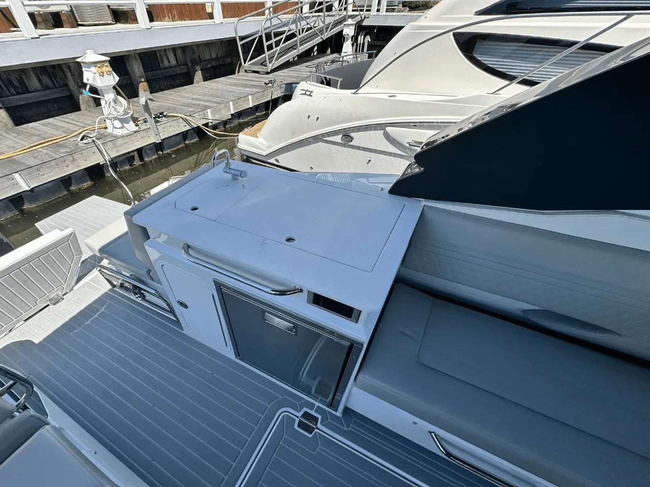 2025 Cruisers Yachts 34 GLS Outboard 34.0 feet, Clearwater, Florida #24