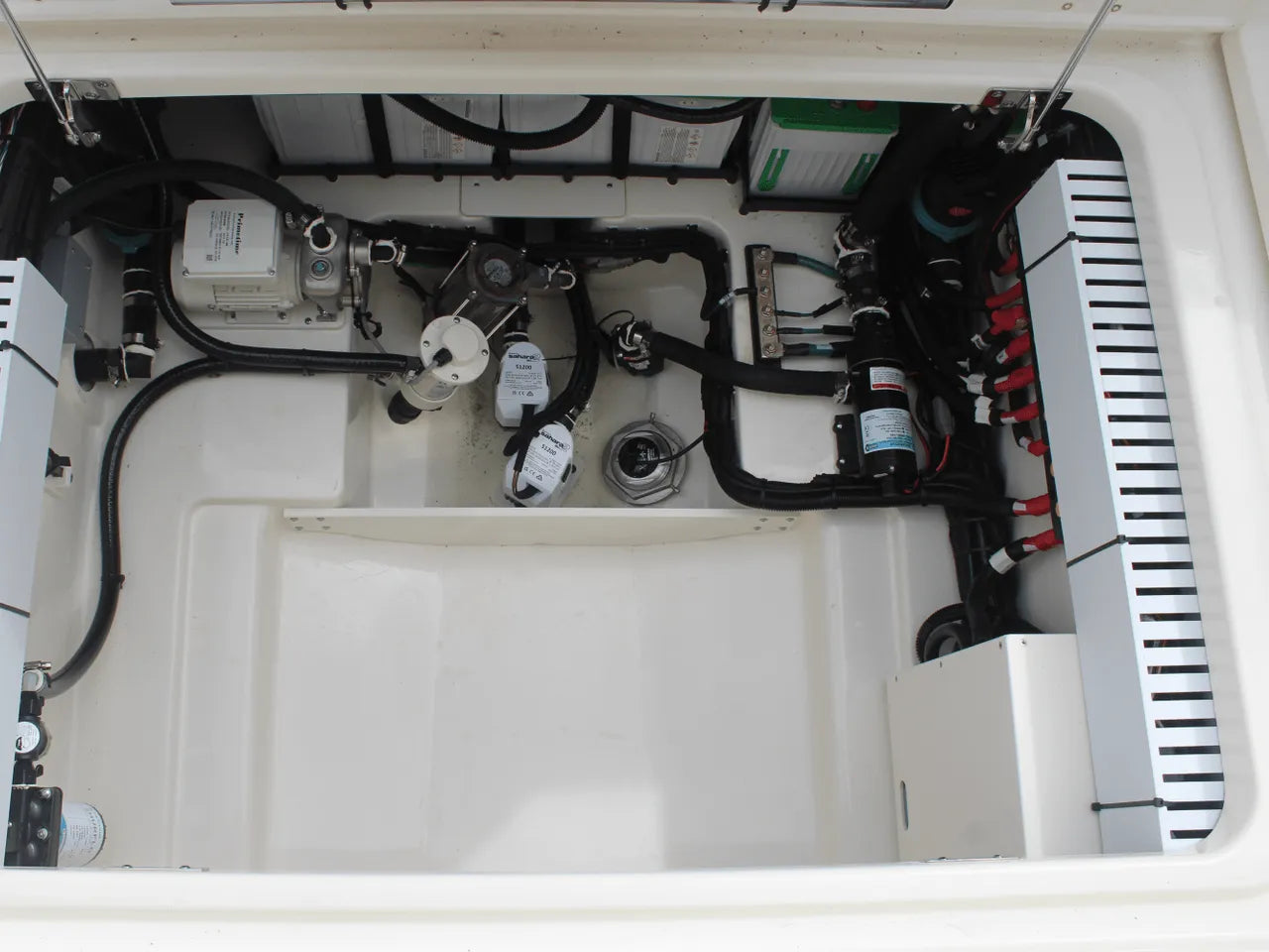 2026 Boston Whaler 330 Vantage 33.0 feet, Clearwater, Florida #26