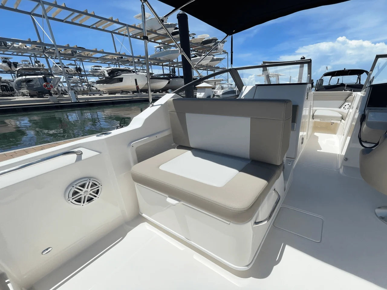 2025 Boston Whaler 210 Vantage 21.0 feet, Clearwater, Florida #17