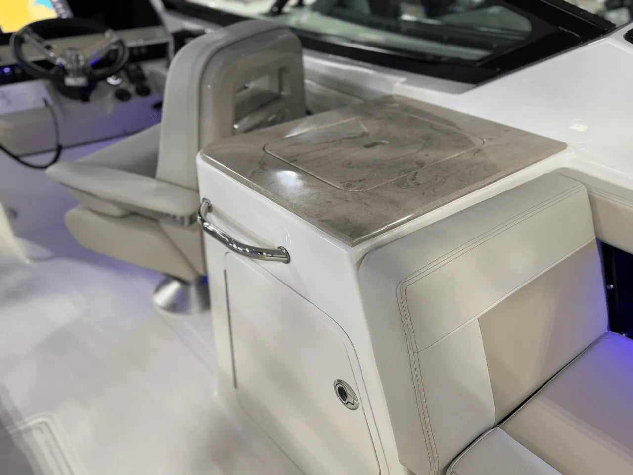 2025 Boston Whaler 280 Vantage 28.0 feet, Clearwater, Florida #13