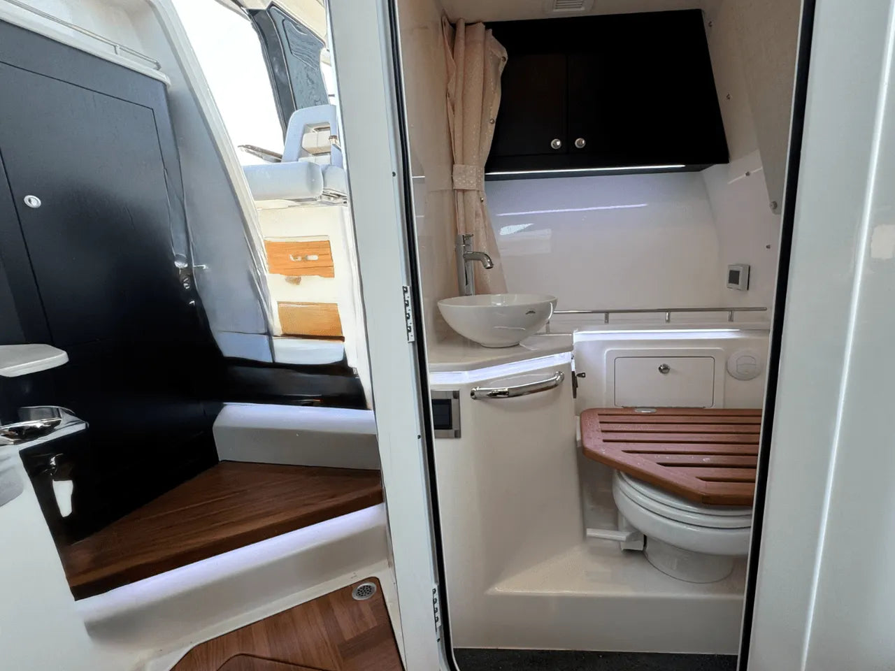 2025 Boston Whaler 380 Realm 38.0 feet, Clearwater, Florida #68