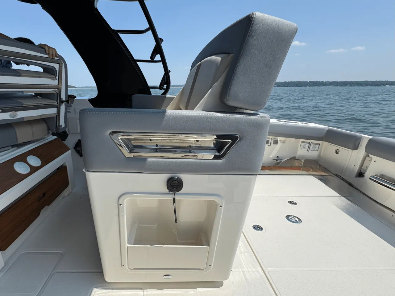 2025 Boston Whaler 380 Realm 38.0 feet, Clearwater, Florida #23