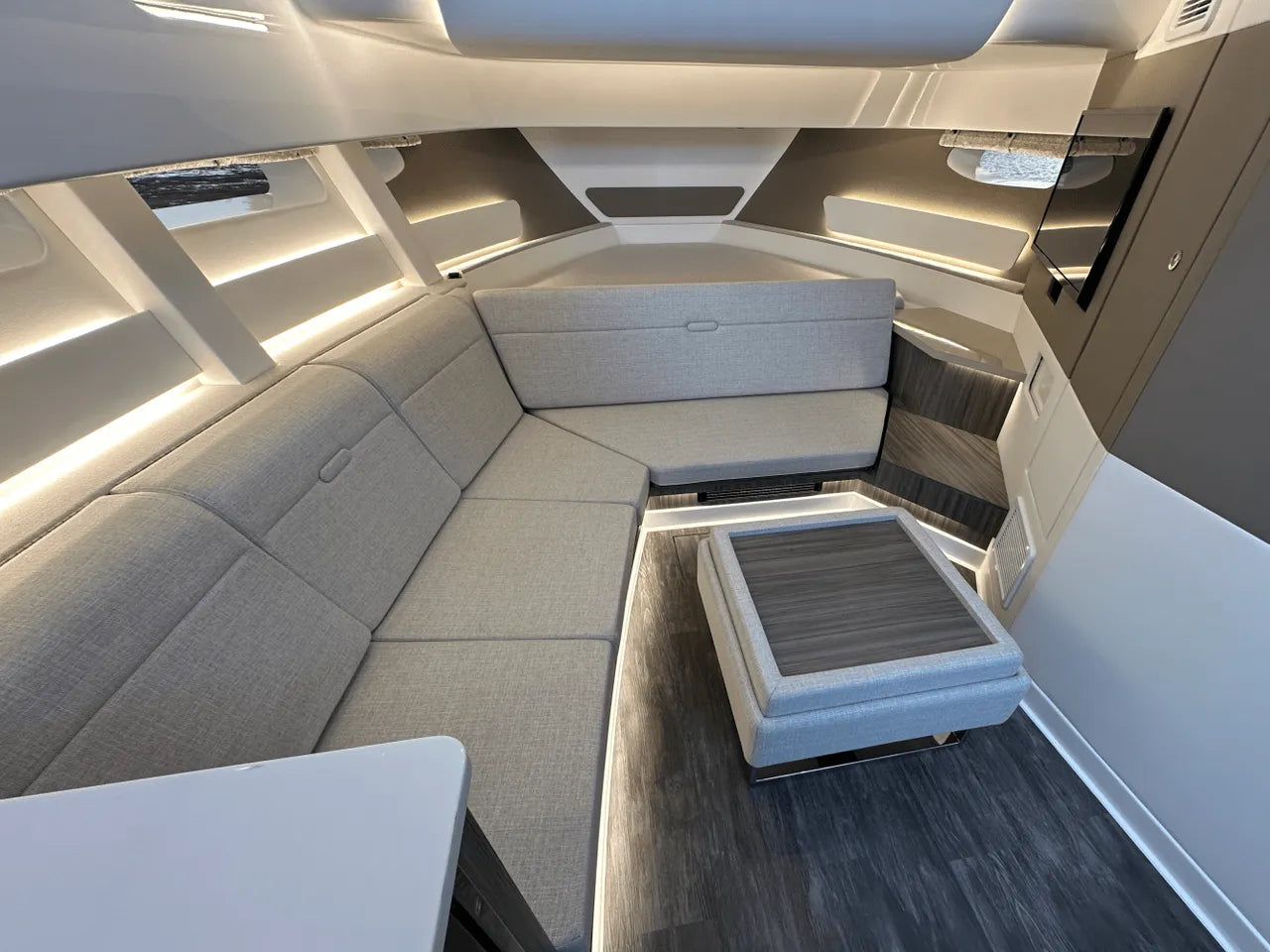 2025 Sea Ray Sundancer 370 37.0 feet, Clearwater, Florida #25
