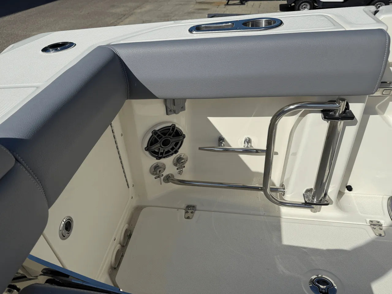 2025 Boston Whaler 330 Outrage 33.0 feet, Clearwater, Florida #14