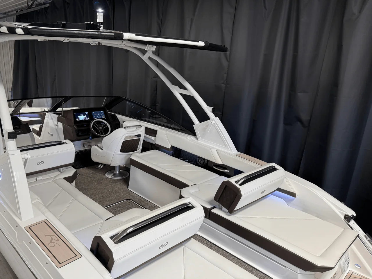 2025 Cobalt R6 Outboard 26.0 feet, Clearwater, Florida #8