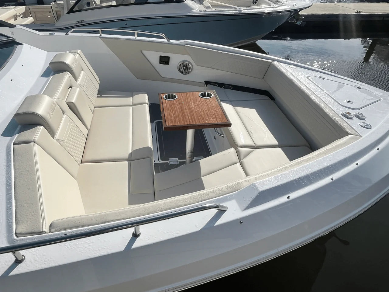 2025 Cruisers Yachts 34 GLS Outboard 34.0 feet, Clearwater, Florida #24