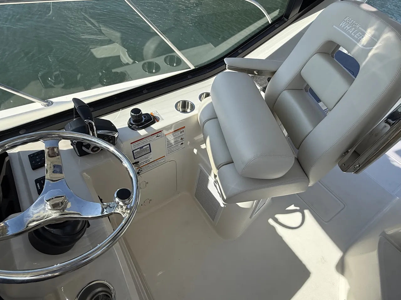 2026 Boston Whaler 325 Conquest 32.0 feet, Clearwater, Florida #11