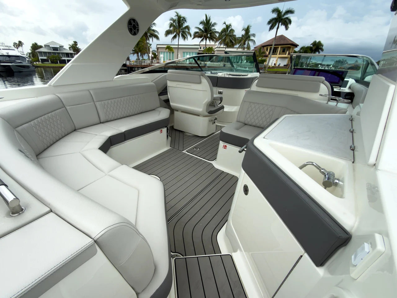 2027 Sea Ray SLX 310 Outboard 31.0 feet, Clearwater, Florida #8