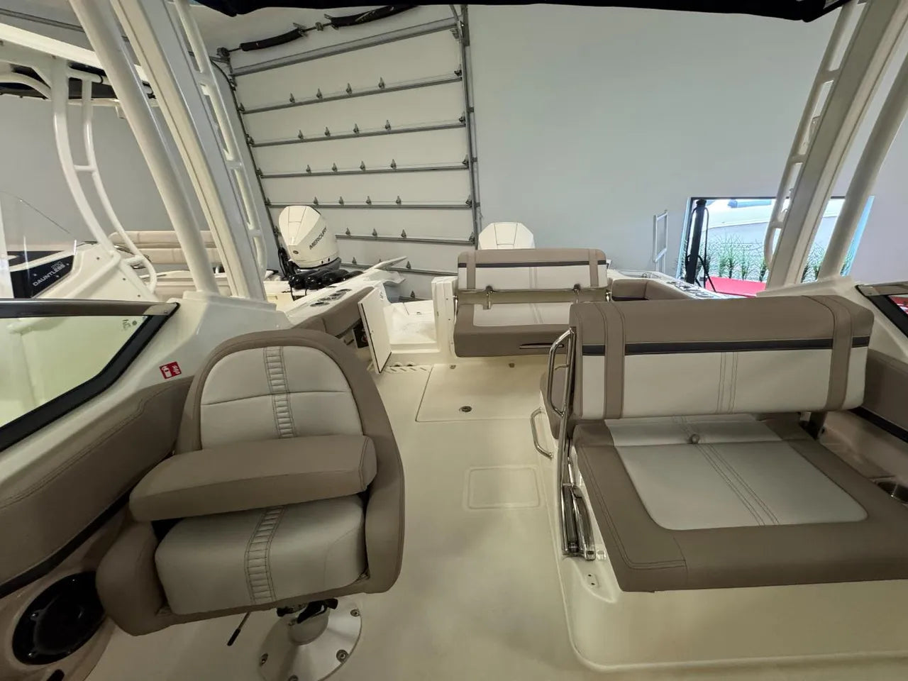 2026 Boston Whaler 240 Vantage 24.0 feet, Clearwater, Florida #16