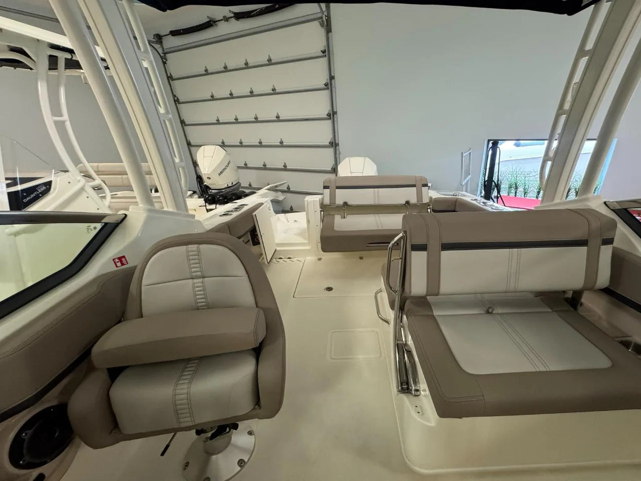 2026 Boston Whaler 240 Vantage 24.0 feet, Clearwater, Florida #17