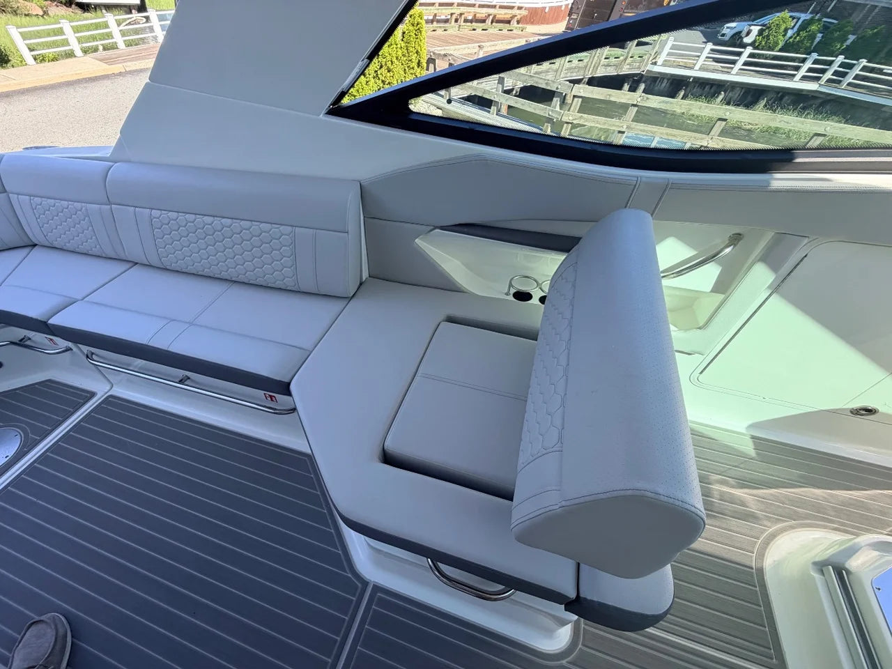2026 Sea Ray Sundancer 320 Outboard 32.0 feet, Clearwater, Florida #23