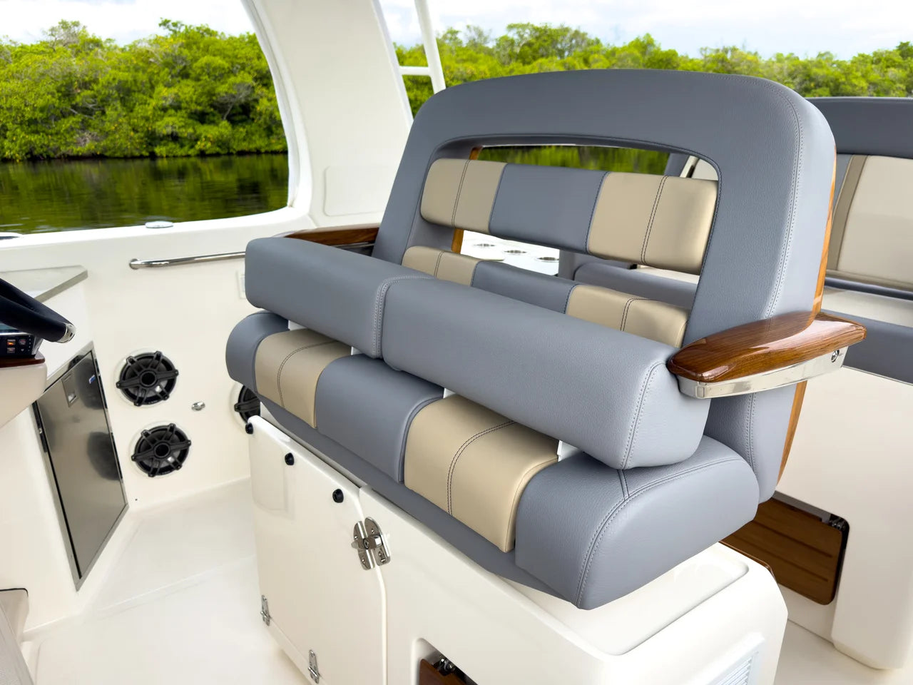 2026 Boston Whaler 350 Realm 35.0 feet, Clearwater, Florida #12