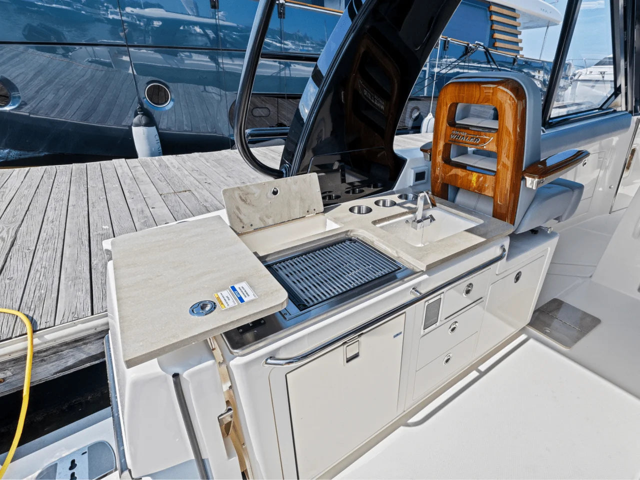 2025 Boston Whaler 380 Realm 38.0 feet, Clearwater, Florida #12