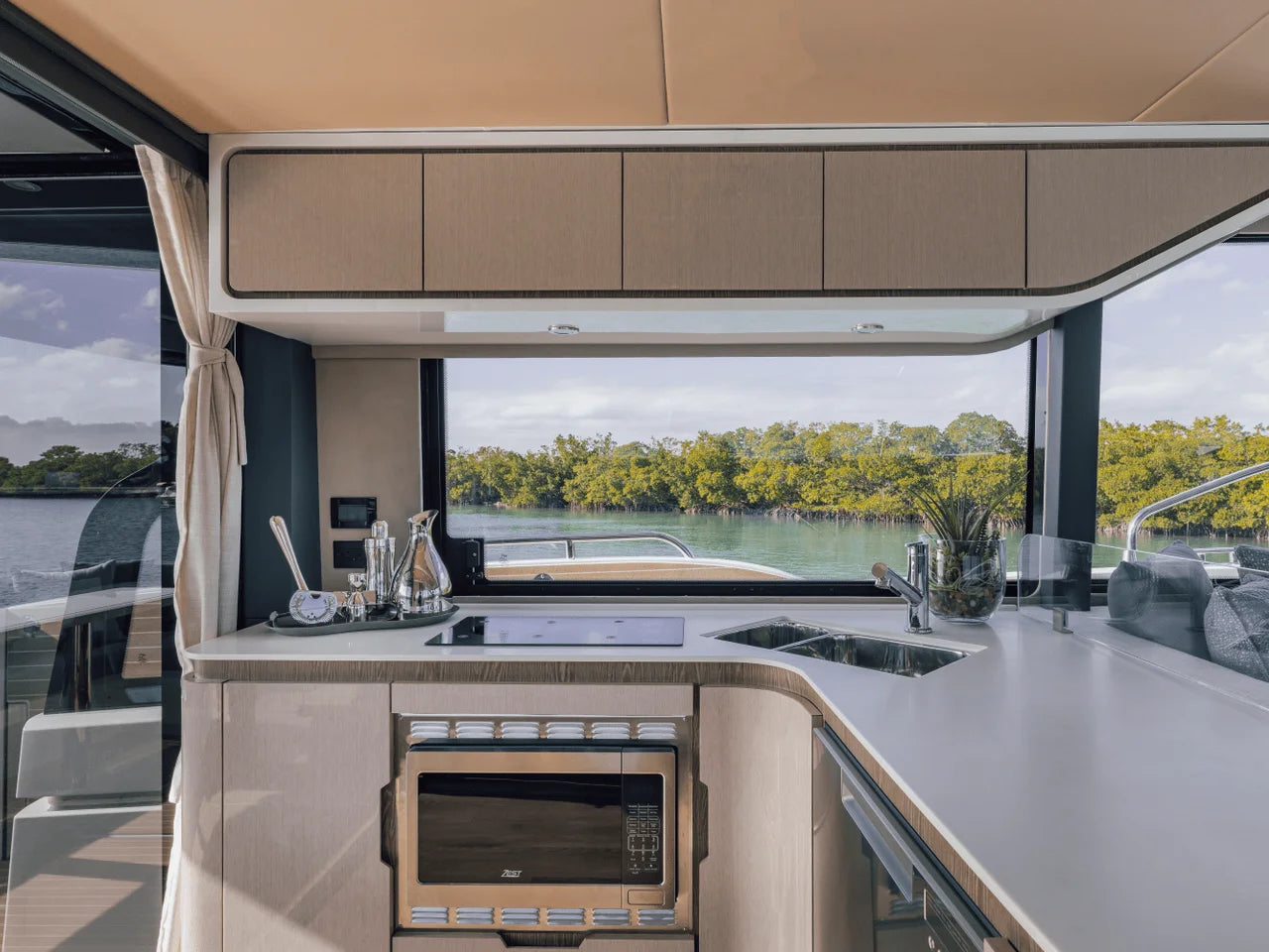 2027 Cruisers Yachts 57FLY 57.0 feet, Clearwater, Florida #81