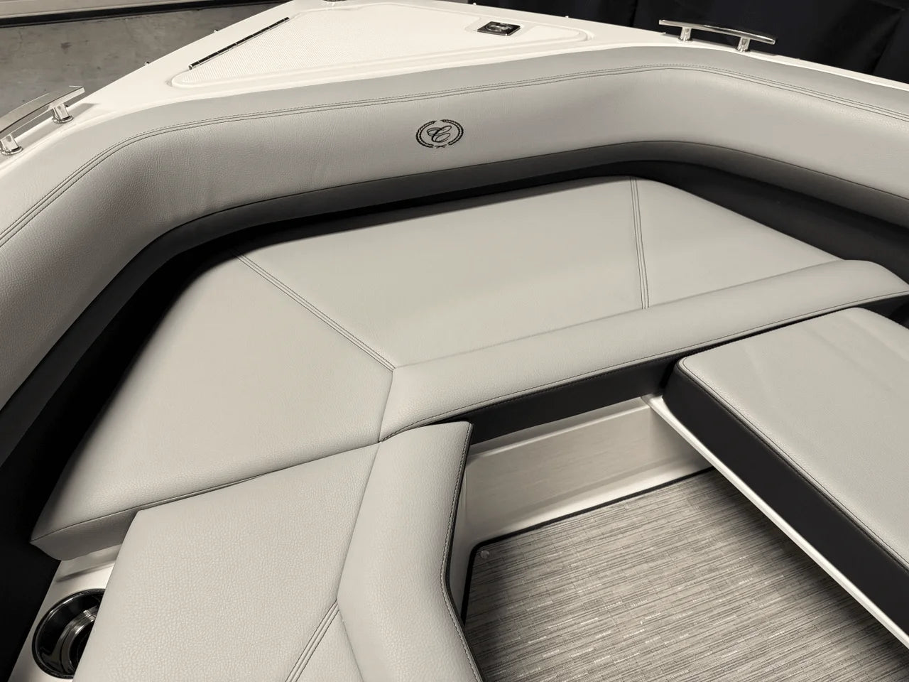 2025 Cobalt R8 Outboard 28.0 feet, Crosslake, MN #132