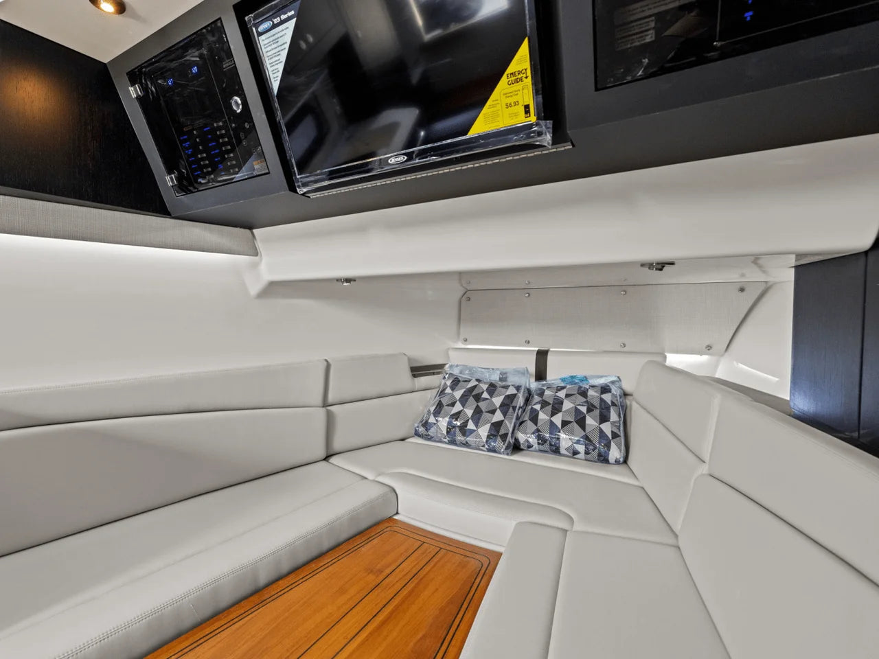 2025 Boston Whaler 380 Realm 38.0 feet, Clearwater, Florida #36