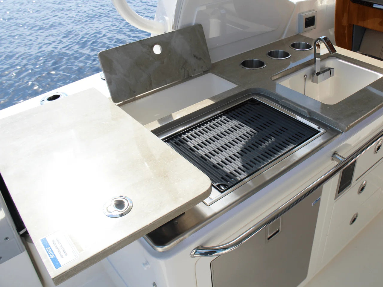 2025 Boston Whaler 380 Realm 38.0 feet, Clearwater, Florida #32