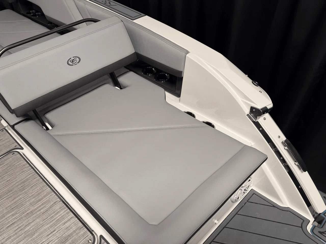 2025 Cobalt R8 Outboard 28.0 feet, Crosslake, MN #37
