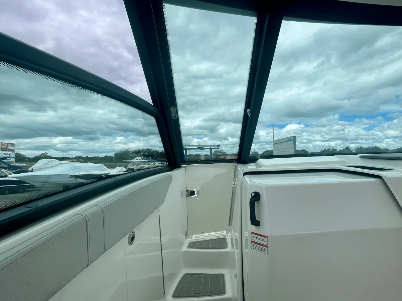 2026 Sea Ray Sundancer 320 Outboard 32.0 feet, Clearwater, Florida #25