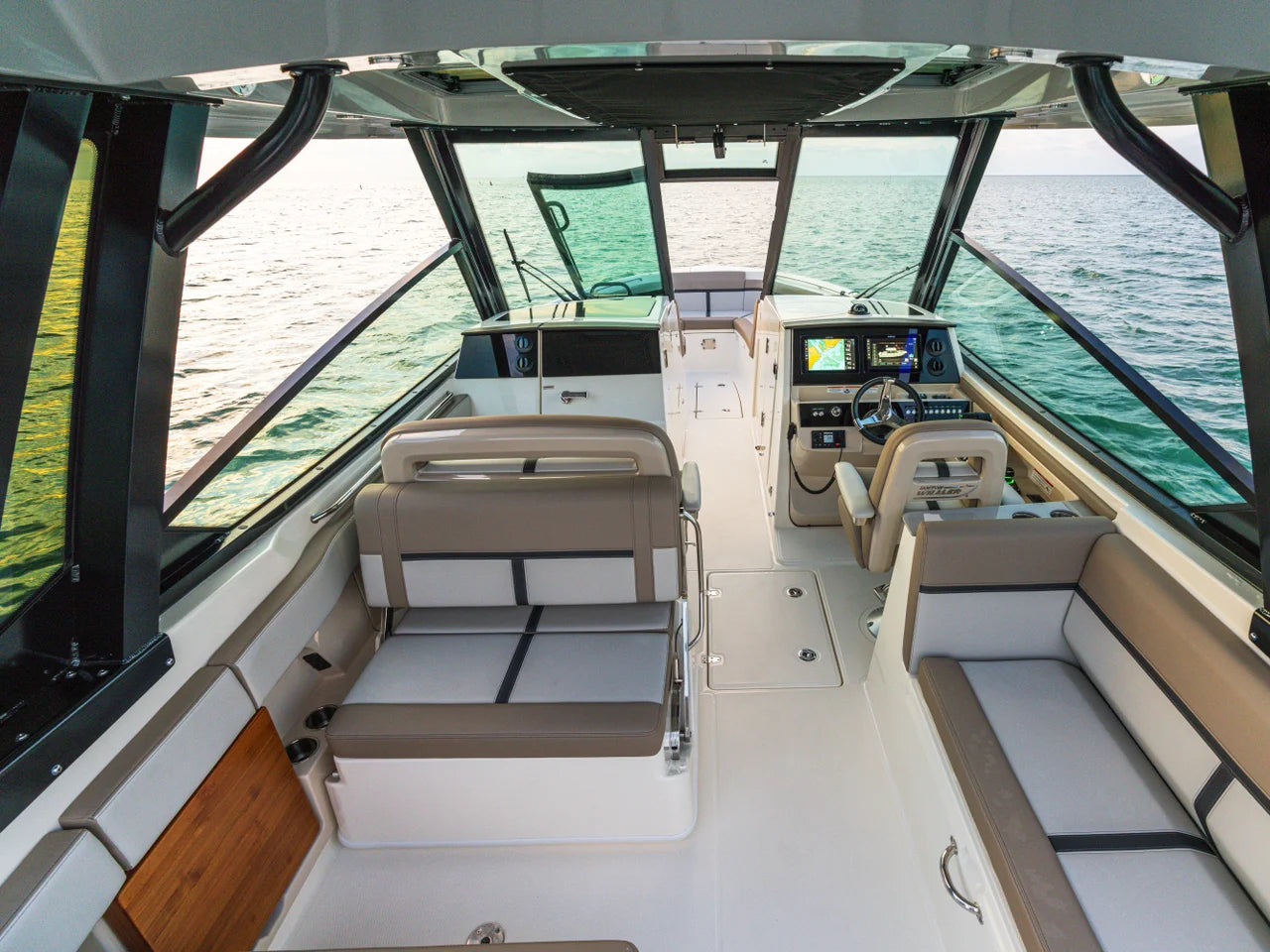 2026 Boston Whaler 330 Vantage 33.0 feet, Clearwater, Florida #26