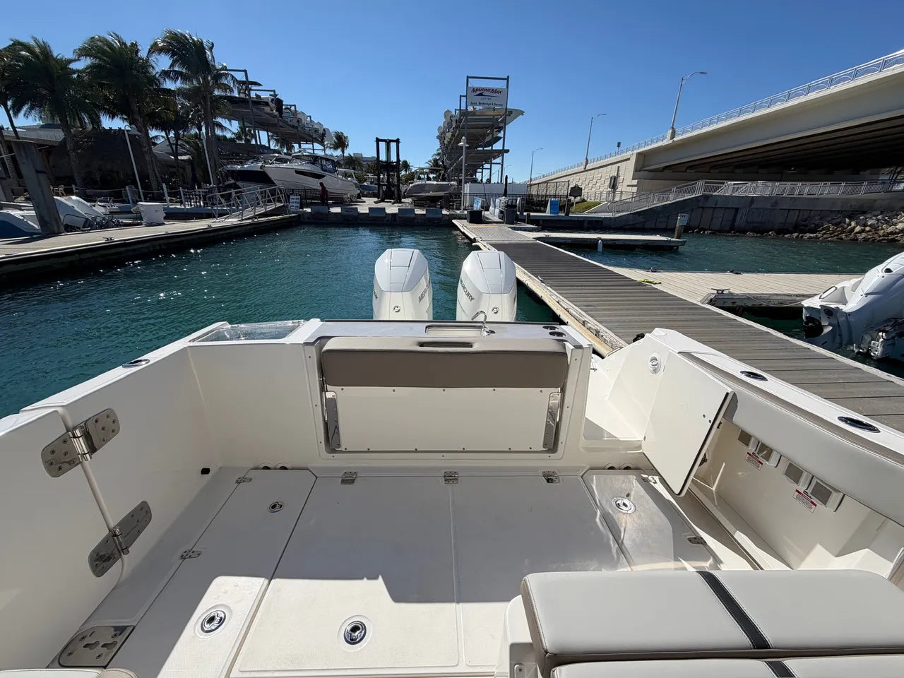 2026 Boston Whaler 330 Vantage 33.0 feet, Clearwater, Florida #18