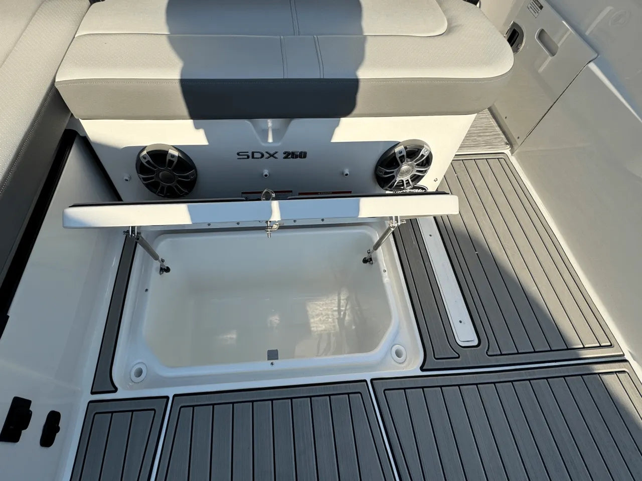 2025 Sea Ray SDX 250 Outboard 25.0 feet, Clearwater, Florida #13