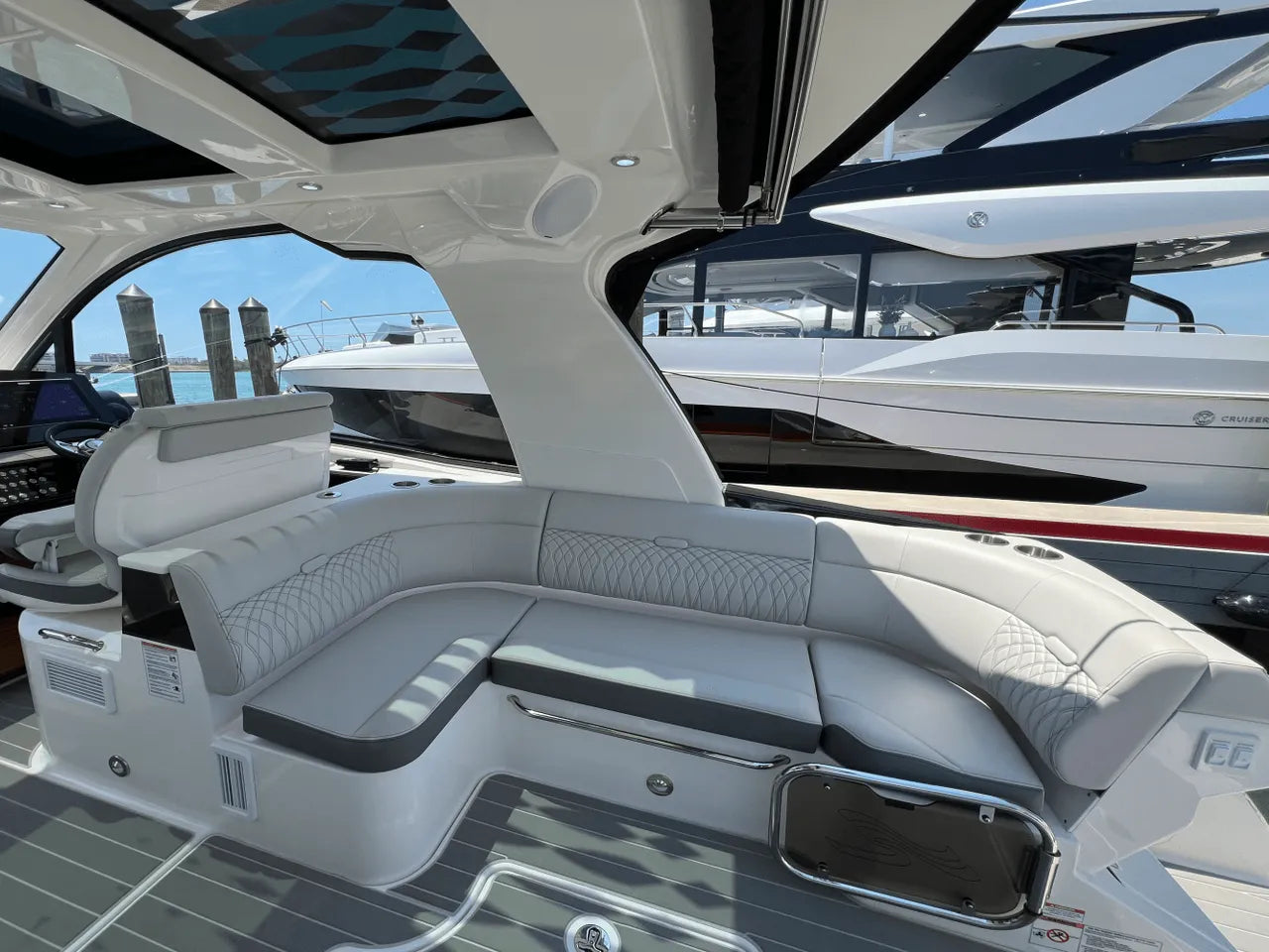 2025 Sea Ray Sundancer 370 Outboard 37.0 feet, Clearwater, Florida #13