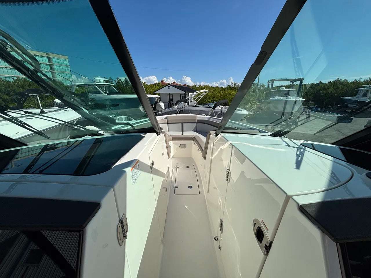2026 Boston Whaler 330 Vantage 33.0 feet, Clearwater, Florida #20