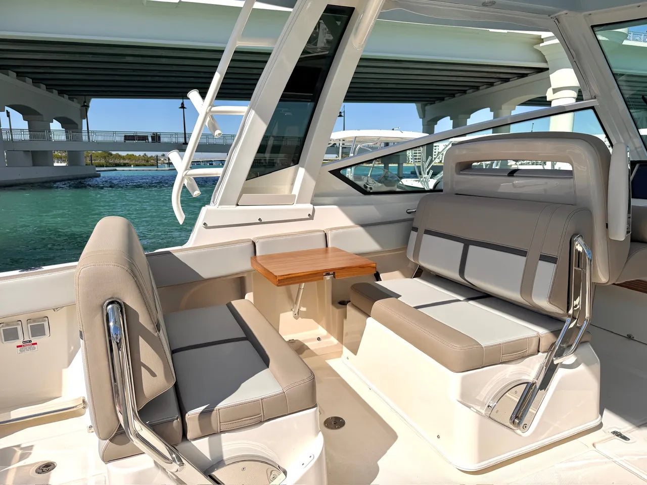 2026 Boston Whaler 330 Vantage 33.0 feet, Clearwater, Florida #10