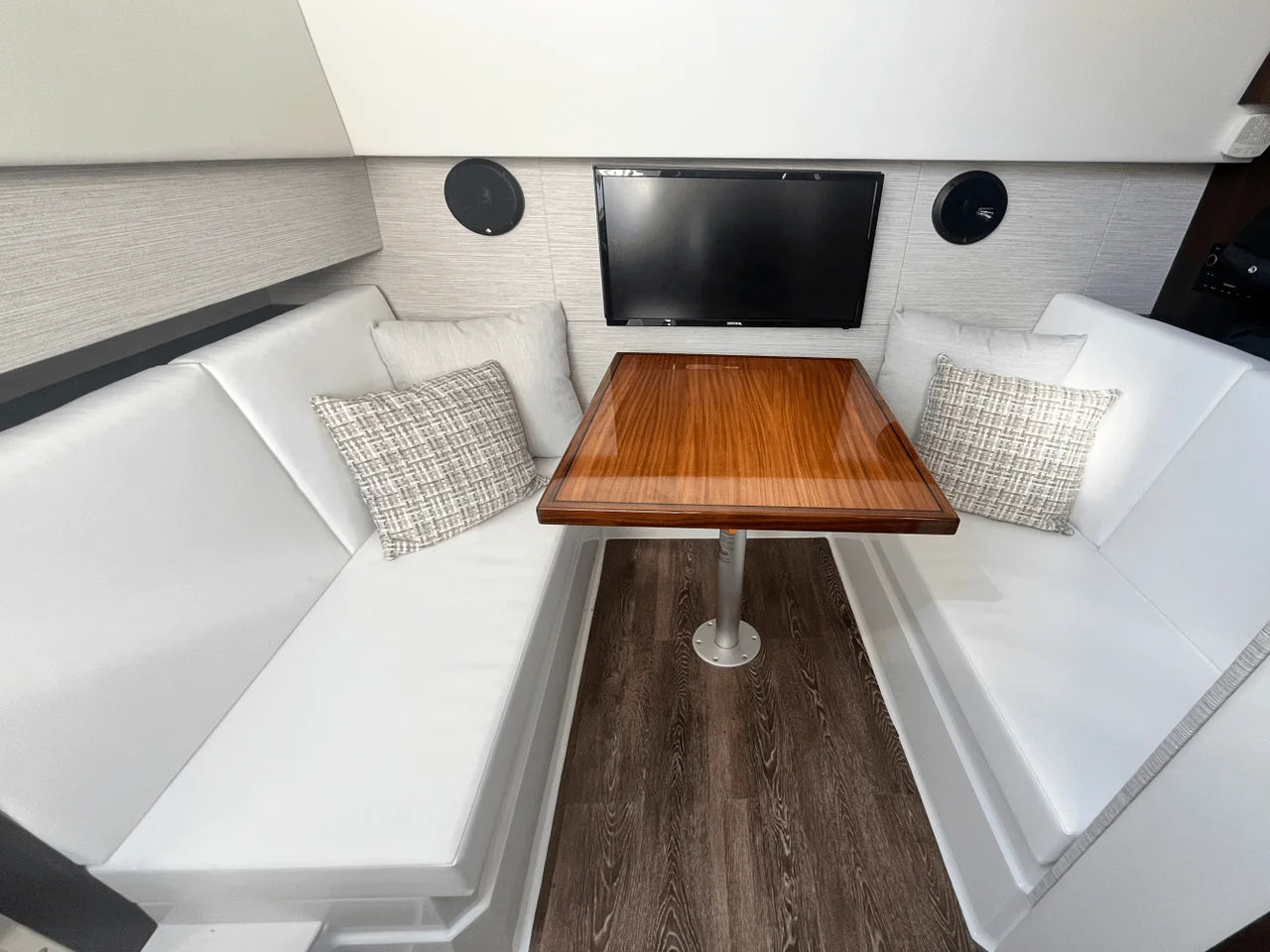 2025 Cruisers Yachts 34 GLS Outboard 34.0 feet, Clearwater, Florida #20