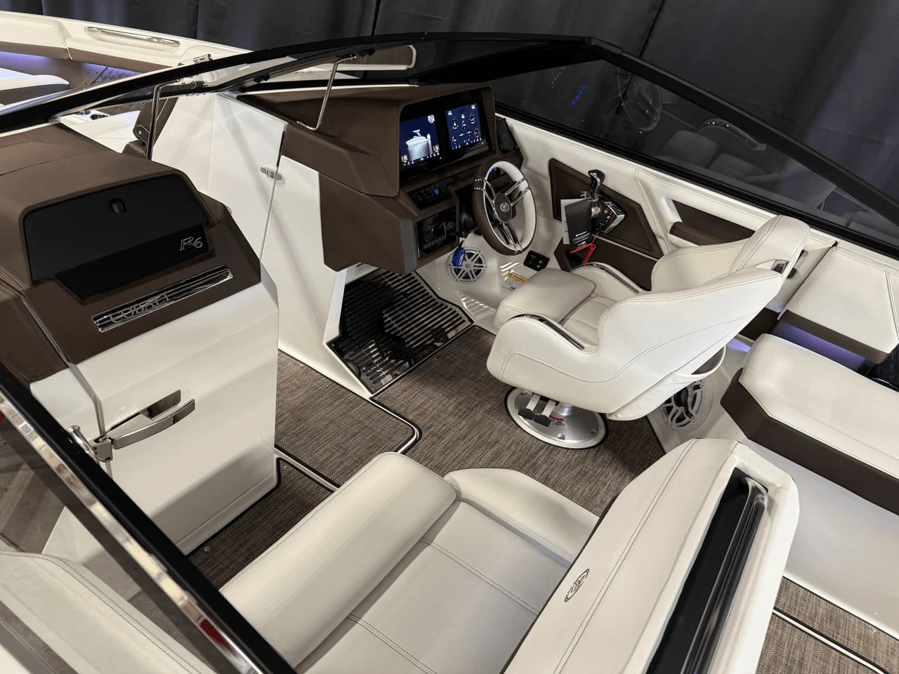 2025 Cobalt R6 Outboard 26.0 feet, Clearwater, Florida #11