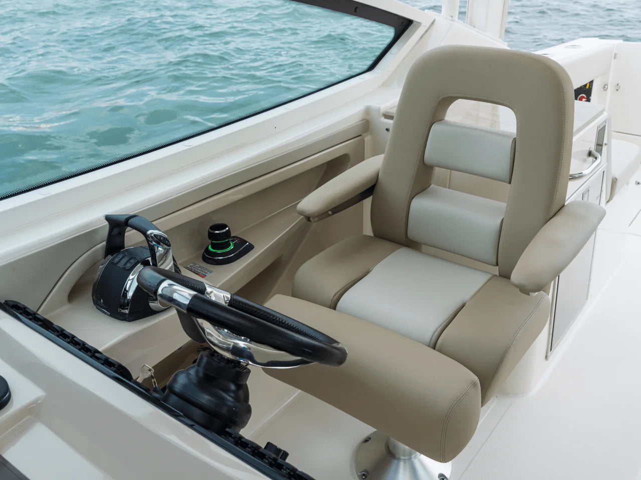 2026 Boston Whaler 280 Vantage 28.0 feet, Clearwater, Florida #56