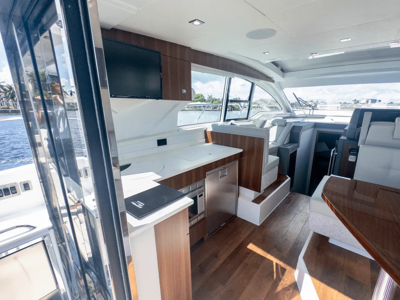 2024 Cruisers Yachts 42 Cantius 42.0 feet, Clearwater, Florida #32