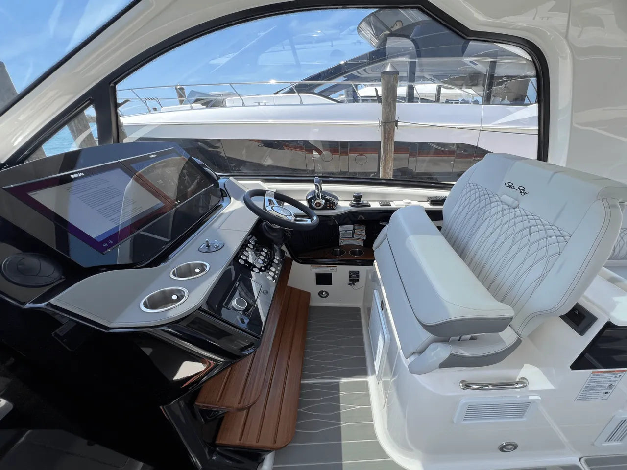 2025 Sea Ray Sundancer 370 Outboard 37.0 feet, Clearwater, Florida #27