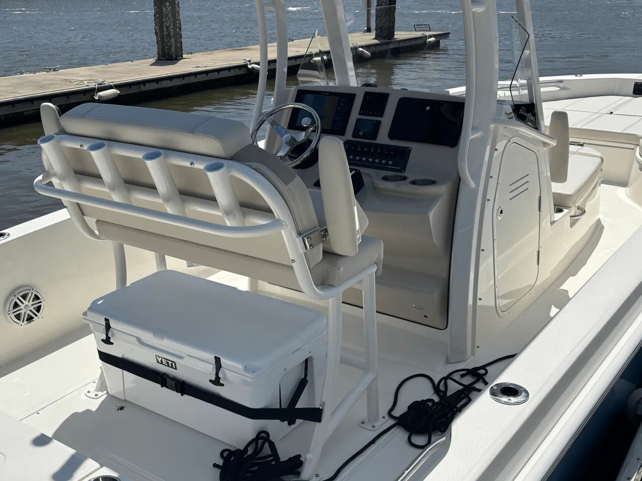 2025 Boston Whaler 250 Dauntless 25.0 feet, Clearwater, Florida #6