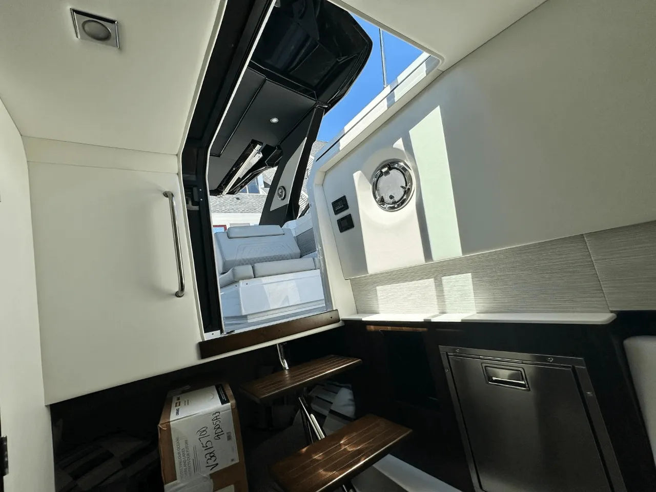 2025 Cruisers Yachts 34 GLS Outboard 34.0 feet, Clearwater, Florida #30