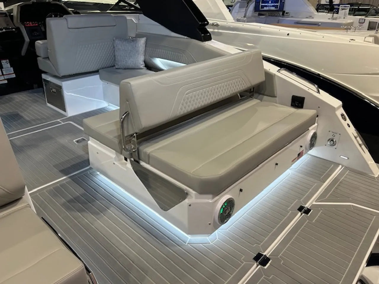 2026 Cruisers Yachts 34 GLS Outboard 34.0 feet, Clearwater, Florida #13