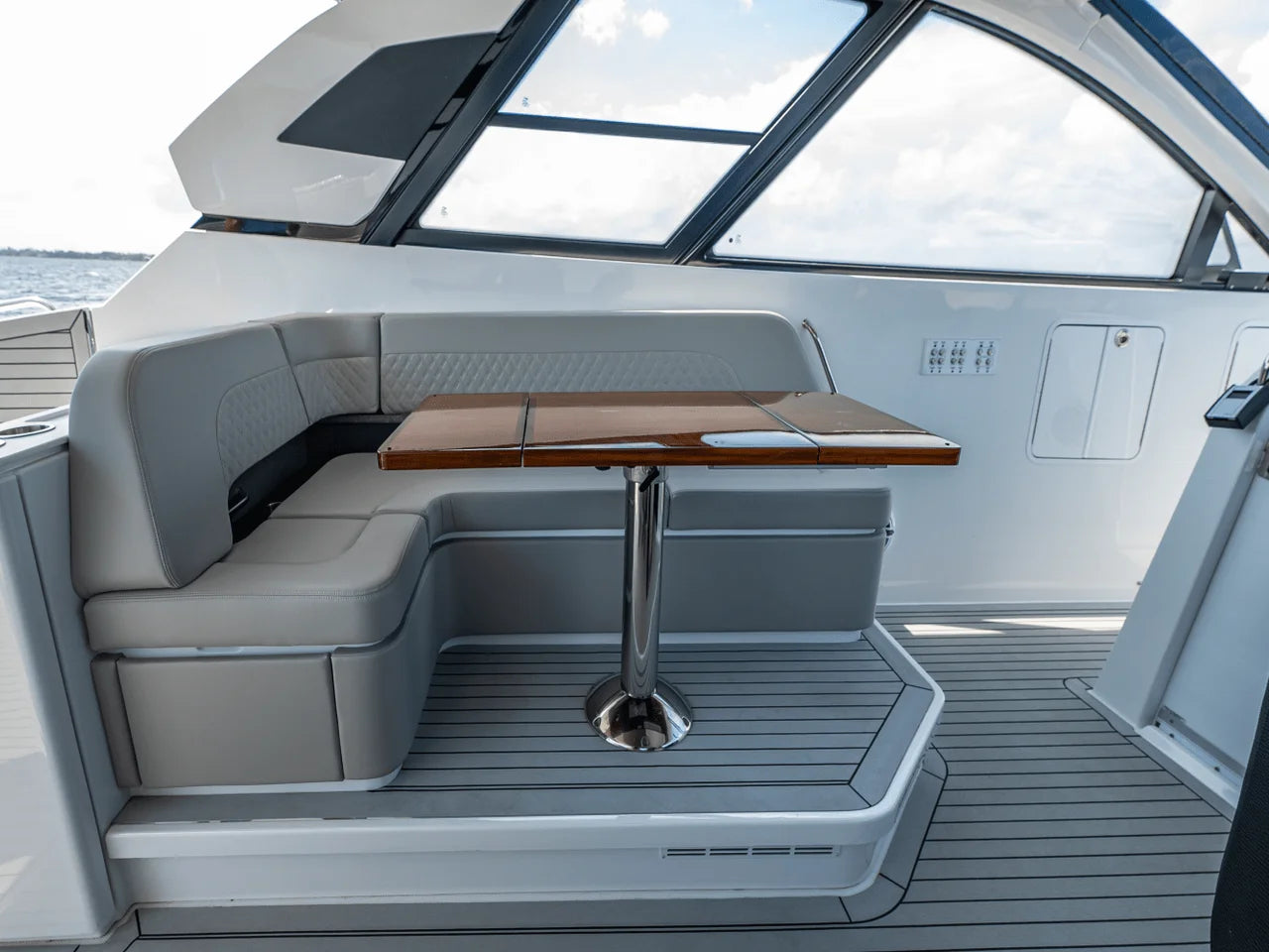 2025 Cruisers Yachts 50 GLS 50.0 feet, Clearwater, Florida #35