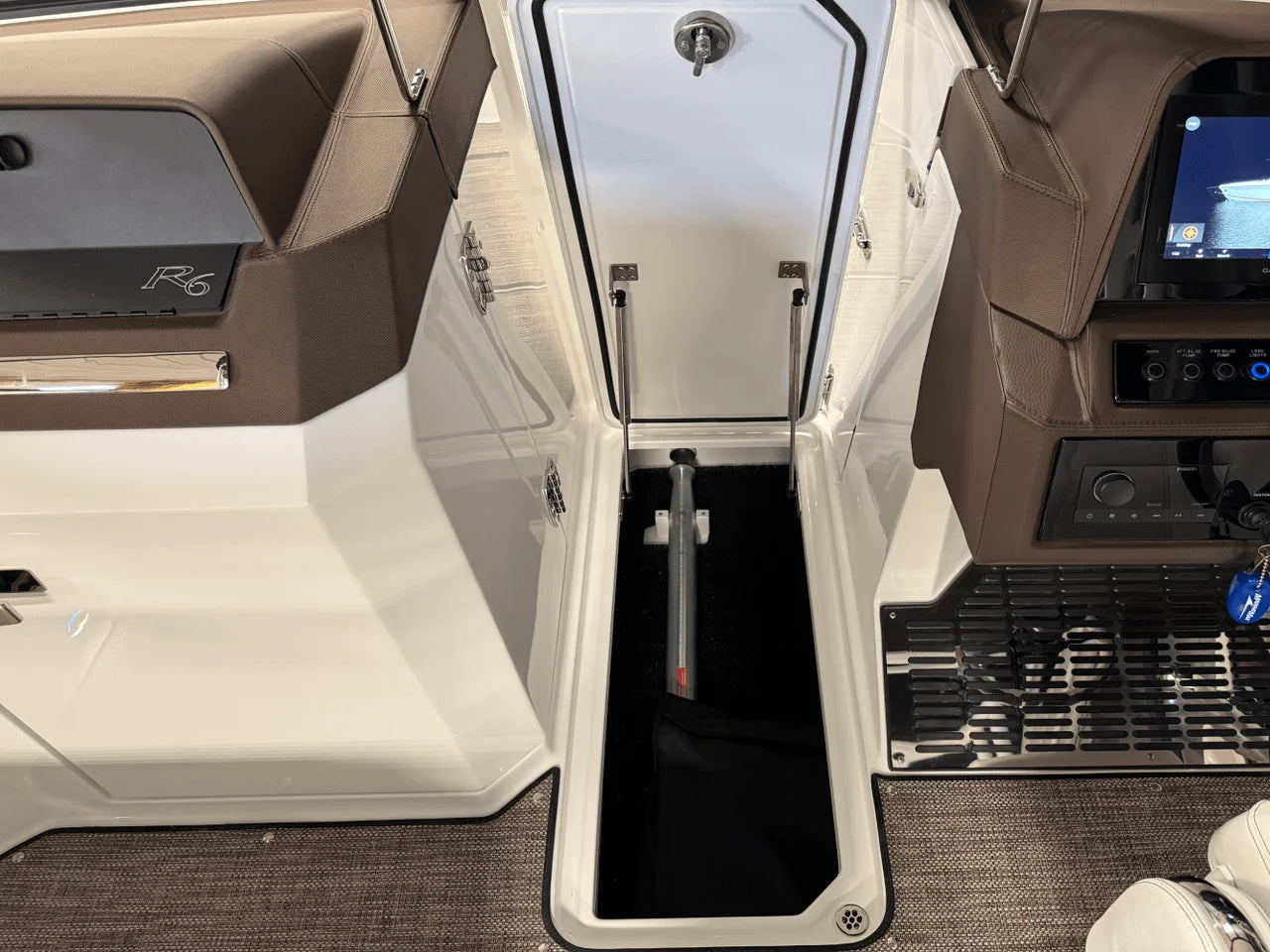 2025 Cobalt R6 Outboard 26.0 feet, Clearwater, Florida #82