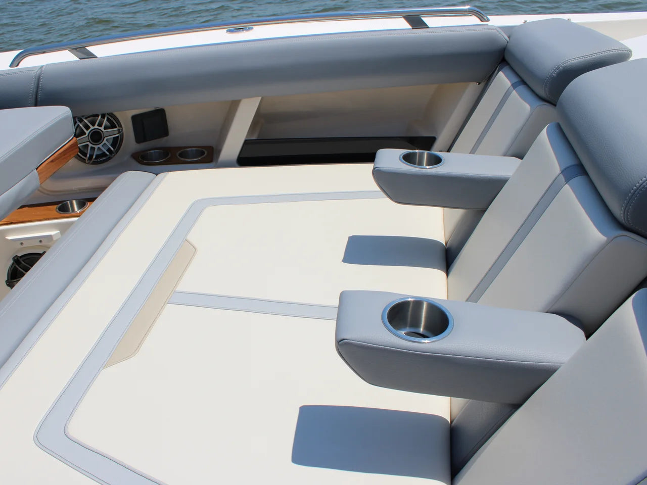 2026 Boston Whaler 350 Realm 35.0 feet, Clearwater, Florida #96