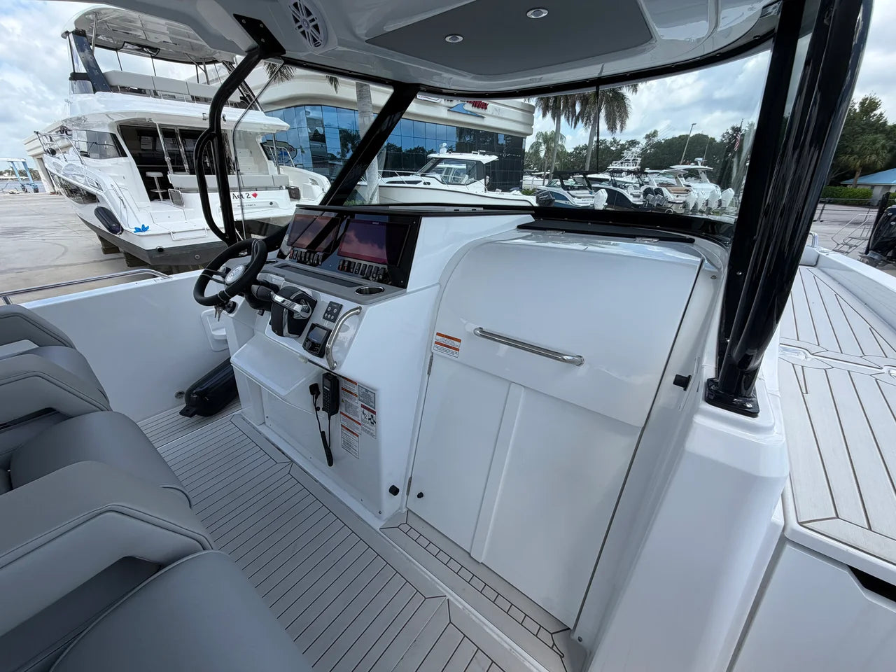 2026 Cruisers Yachts 38 VTR 38.0 feet, Clearwater, Florida #11