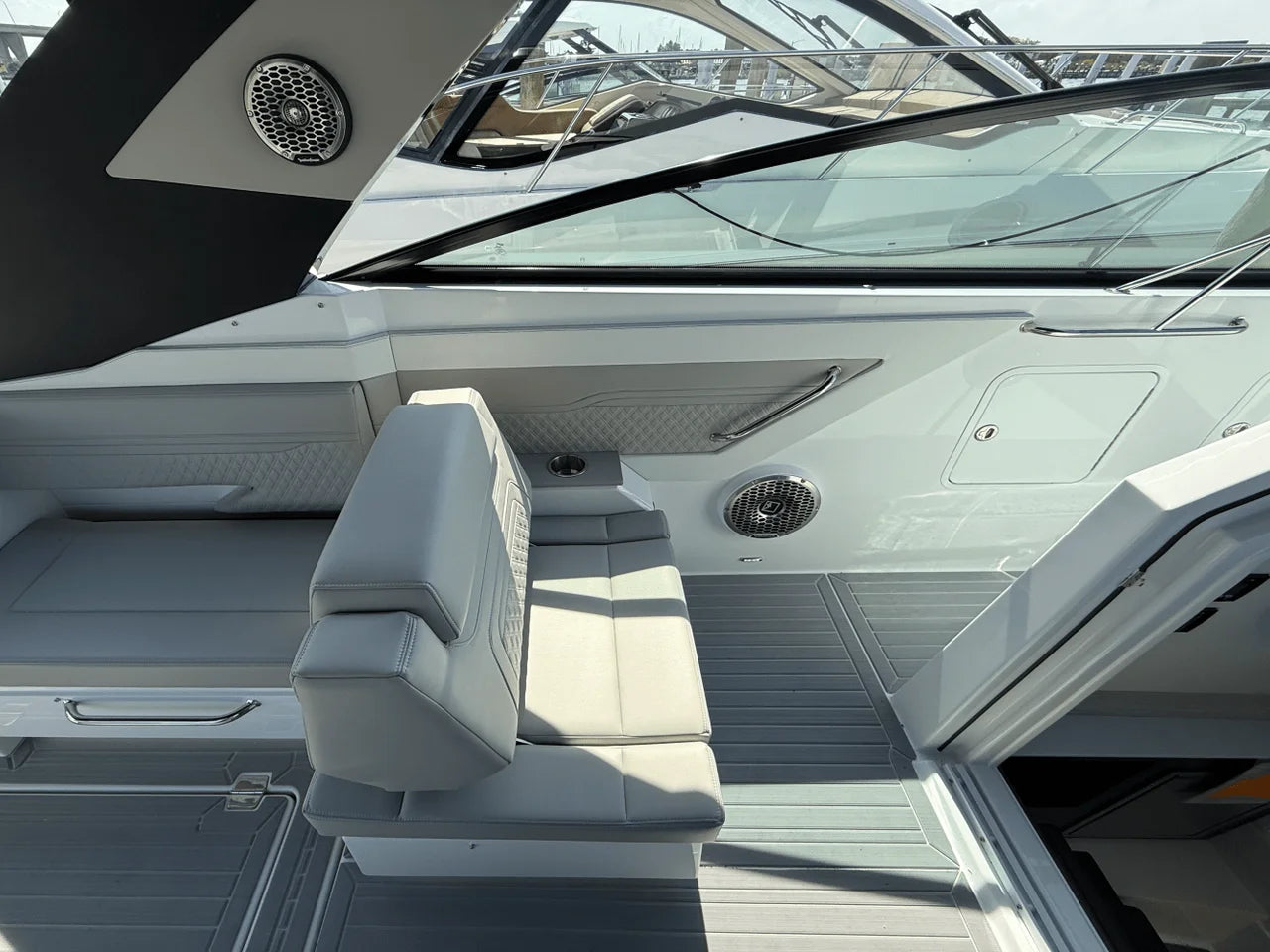 2026 Cruisers Yachts 34 GLS Outboard 34.0 feet, Clearwater, Florida #17