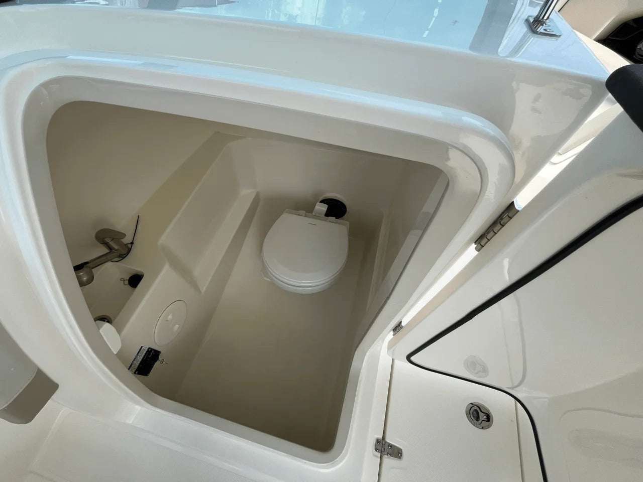 2026 Boston Whaler 240 Vantage 24.0 feet, Clearwater, Florida #12