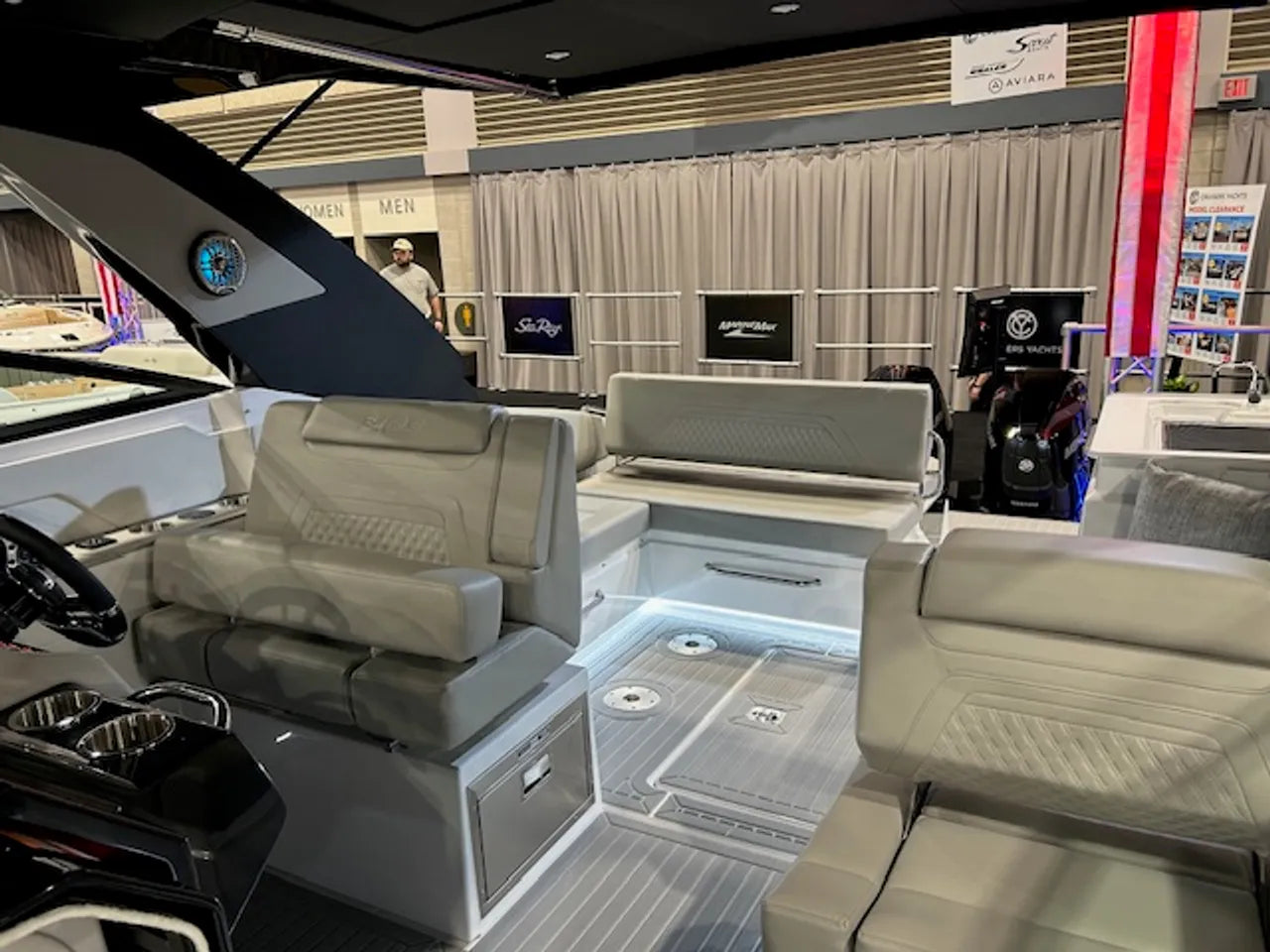 2026 Cruisers Yachts 34 GLS Outboard 34.0 feet, Clearwater, Florida #12