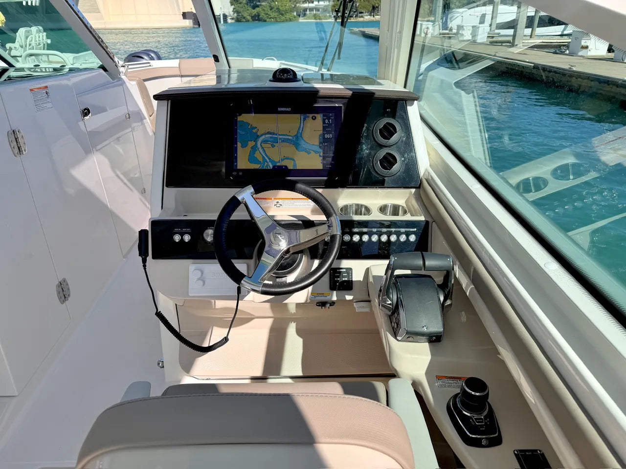 2026 Boston Whaler 330 Vantage 33.0 feet, Clearwater, Florida #16