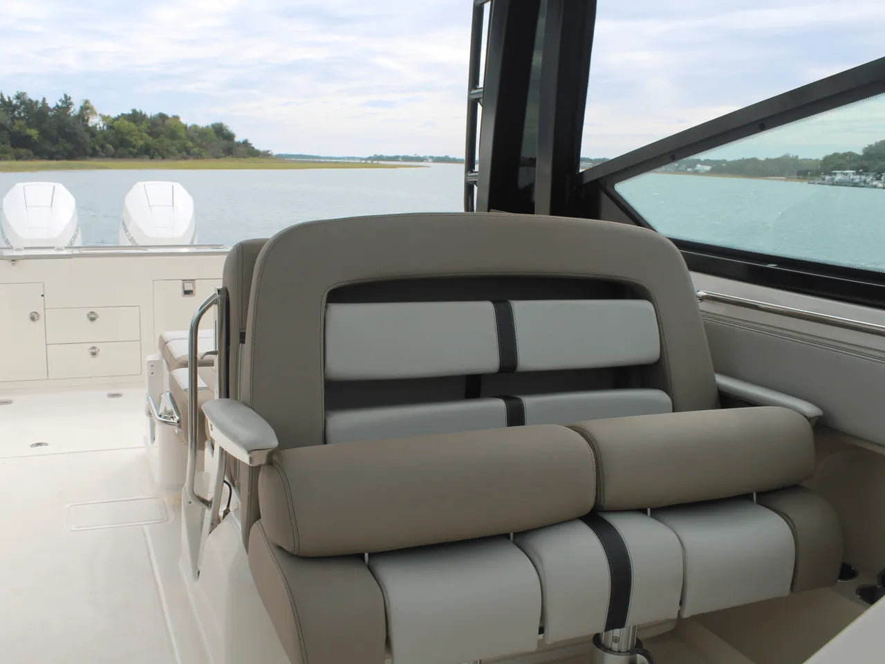 2026 Boston Whaler 330 Vantage 33.0 feet, Clearwater, Florida #39