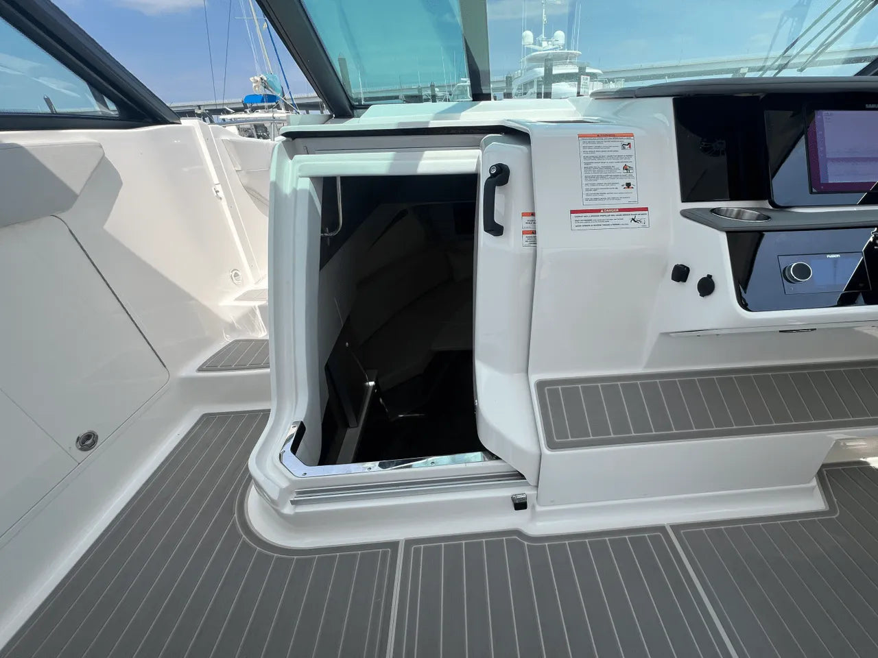 2025 Sea Ray Sundancer 320 Outboard 32.0 feet, Clearwater, Florida #39